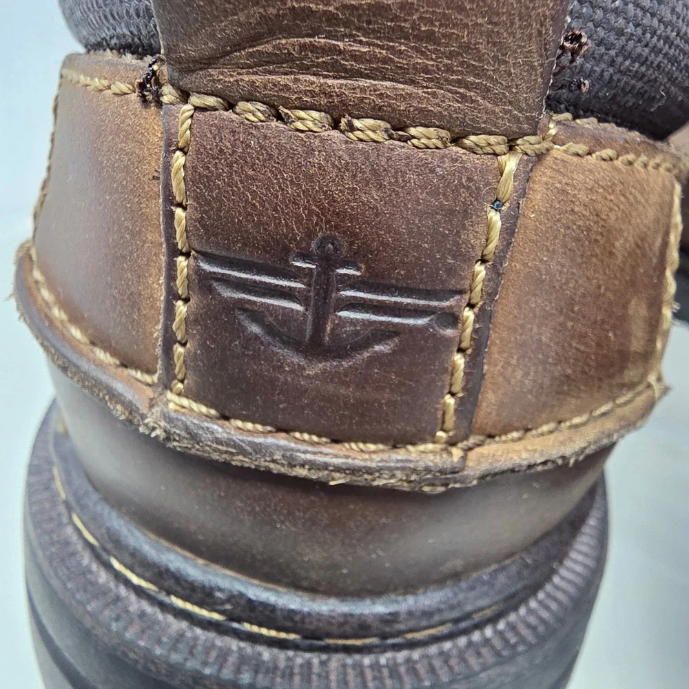 Dockers ships from